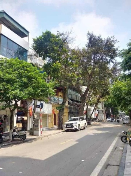 Bán nhà lô góc mặt phố cổ tại Hàng Cót, Đồng Xuân, Hoàn Kiếm, Hà Nội